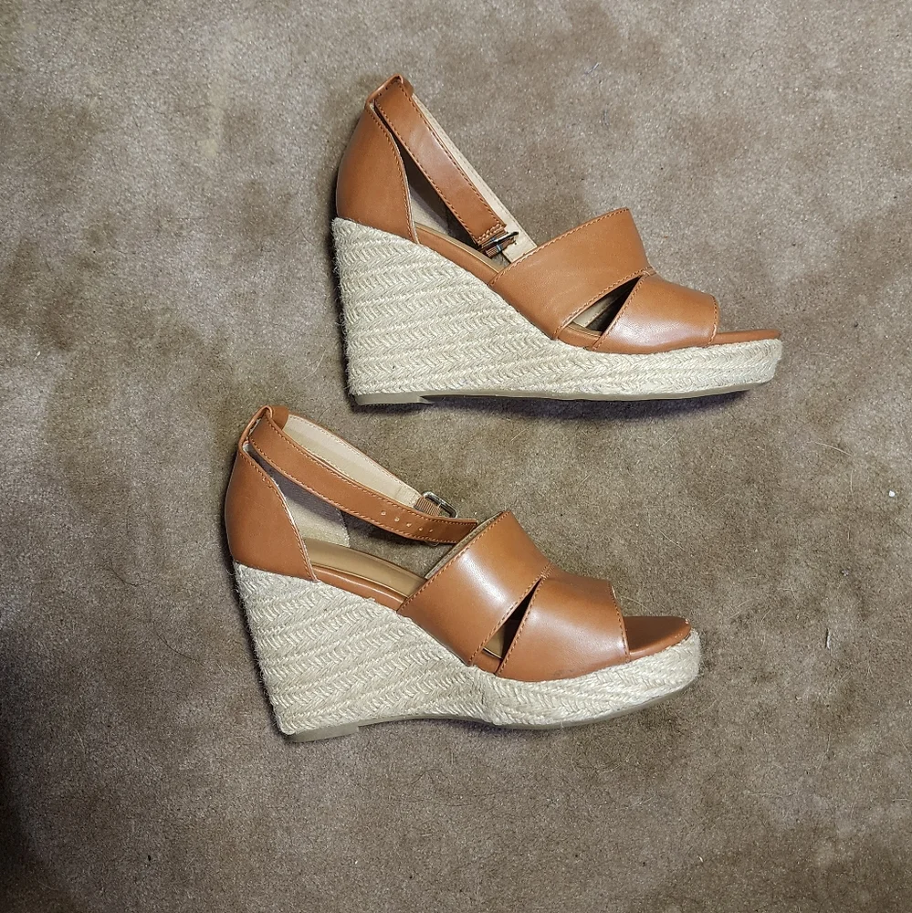 Women's Tan Wedge Sandals Sz 7.5 - Picture 6 of 11
